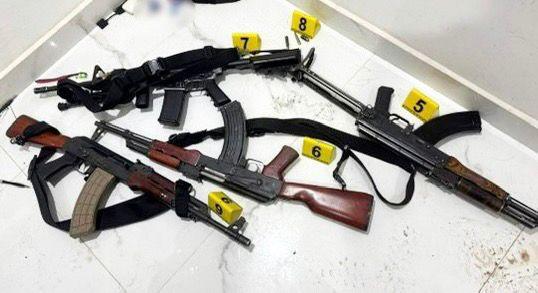 $!FGR vincula a proceso a tres personas por posesión de armas de uso exclusivo del Ejército y agravante de pandilla