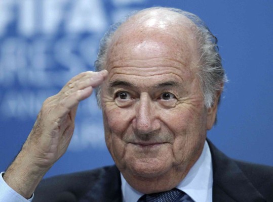 Reporta FIFA pago a Joseph Blatter