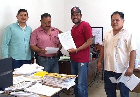 Alejandro Pimentel Medina recibió del Tribunal Municipal de Conciliación y Arbitraje el laudo a su favor.