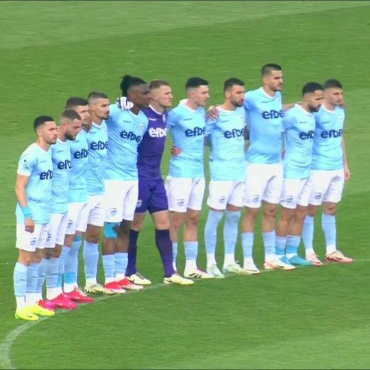 $!Ex futbolista acude a homenaje de su club tras declararlo muerto