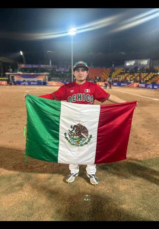 $!Viven softbolistas sinaloenses una experiencia inolvidable