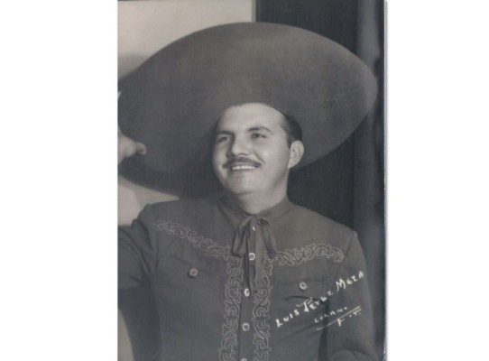 Adelanta Hernando Hernández novela sobre Luis Pérez Meza