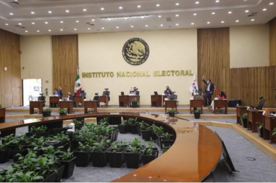 FGR abre carpeta de investigación contra consejeros del INE