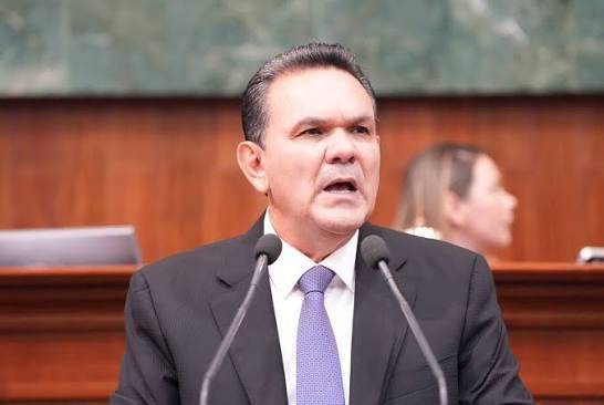 El Diputado local por Movimiento Ciudadano Sergio Torres Félix se mantiene con licencia tras resultar herido en un atentado en Culiacán.