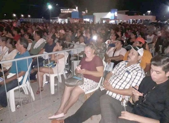 Festejan a los pescadores de Mazatlán, previo al arranque de la temporada de capturas de camarón