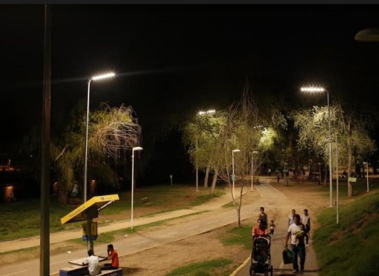 Dan mayor iluminación al parque Las Riberas en Culiacán