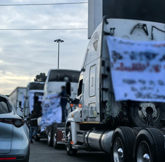 $!Gobierno acuerda mesa de trabajo con transportistas, tras reunión