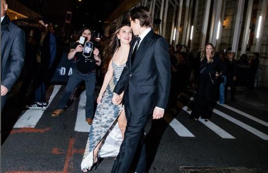 Matthew Modine, actor de ‘Stranger Things’, oficiará la boda de Millie Bobby Brown