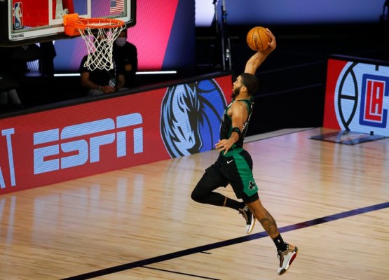 Boston Celtics destroza a unos Toronto Raptors irreconocibles