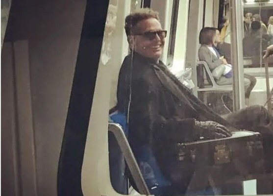 Captan a Luis Miguel viajando en el metro de Madrid