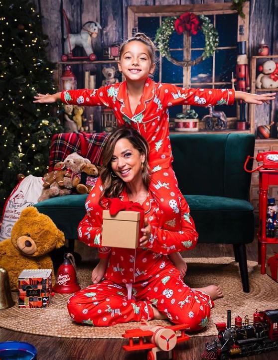 $!Disfrutan famosos una Navidad en familia