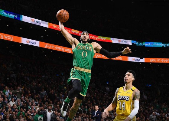 Celtics vapulea a Lakers con gran juego de Jayson Tatum