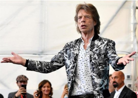 Mick Jagger presenta película en Venecia y critica duramente a Trump