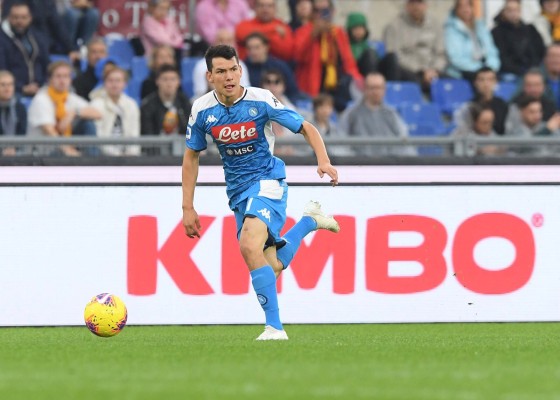Hirving Lozano tiene una aceptable actuación. (Foto: Twitter @sscnapoli)