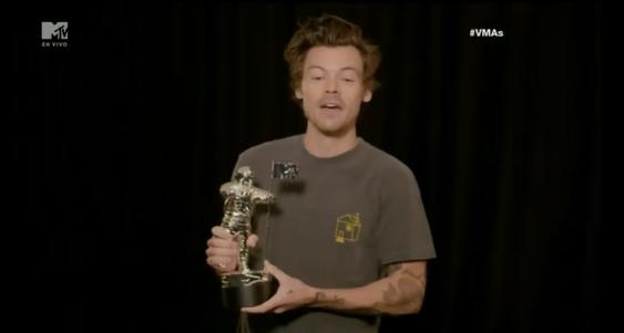 Bad Bunny es el ‘Artista del año’, en los MTV Video Music Awards