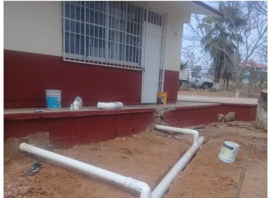 Jumapam repara red de drenaje en la Escuela Telesecundaria del Salto, La Noria