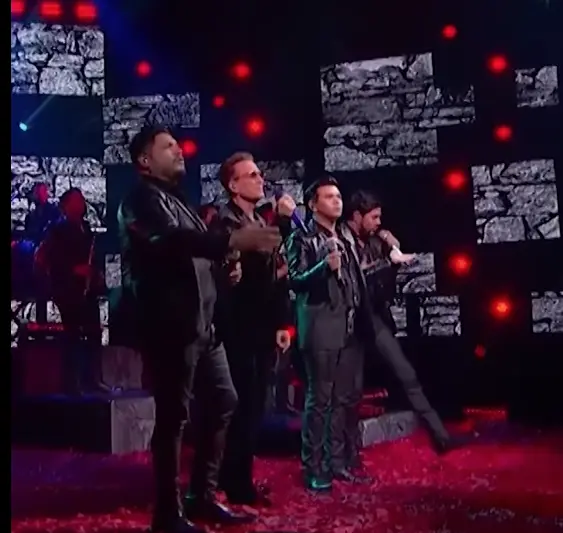 $!La banda también se presentó en el programa Juego de Voces, junto a Emmanuel.