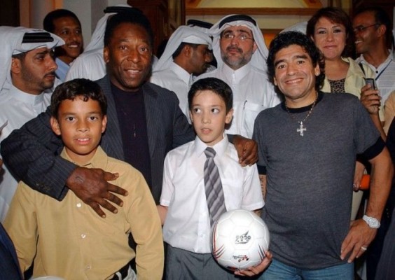 El mundo del futbol lamenta la muerte de Maradona