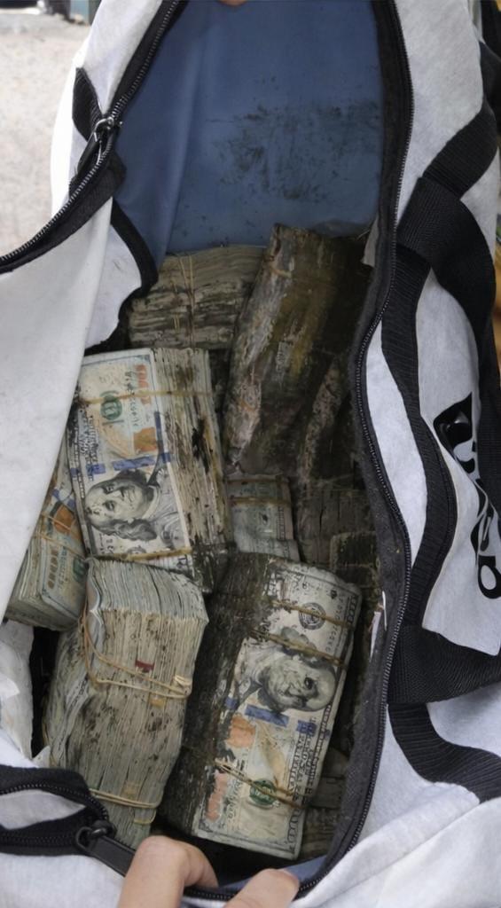 $!Traía más de 700 mil dólares en efectivo, Ejército lo detienen en retén en Culiacán