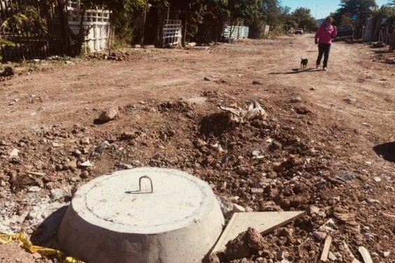 Amplían red de drenaje y agua potable en la Colonia Diana Laura de Los Mochis