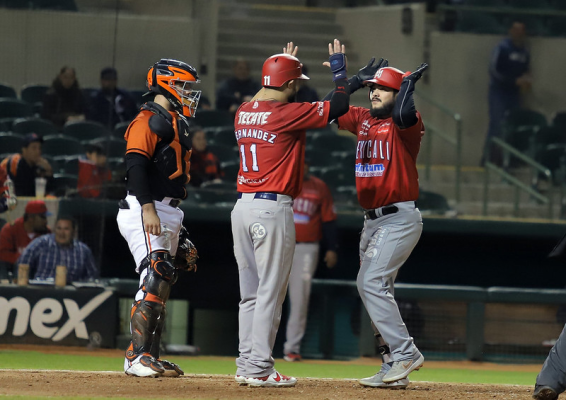 Águilas de Mexicali supera por pizarra de 9-6 a Naranjeros de Hermosillo.