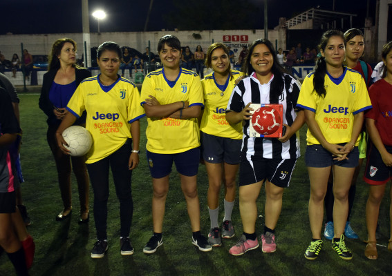 Suena el peligro en el Torneo de Futbol Uruguayo Libre Femenil Caja Popular Rosario