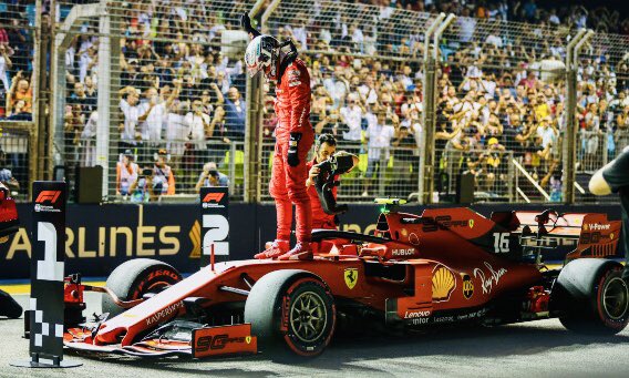 Charles Leclerc toma la pole en el Gran Premio de Singapur