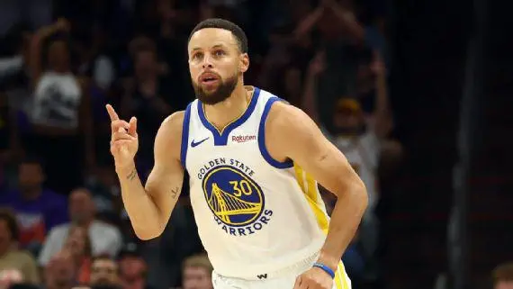 Stephen Curry estará otras dos temporadas más con los Warriors.
