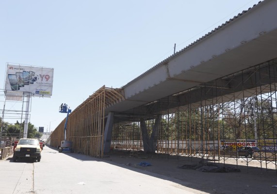 Se retrasa un mes la construcción del puente del Rolando Arjona