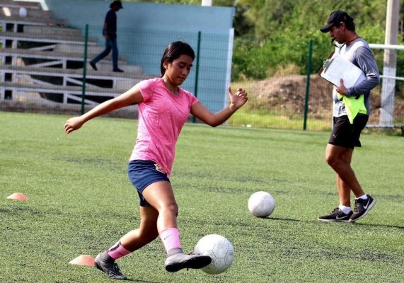 Celebran tercera visoría de futbol femenil en Mazatlán