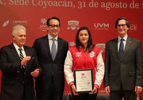 UVM inaugura Salón de la Fama, María Espinoza es una de los integrantes