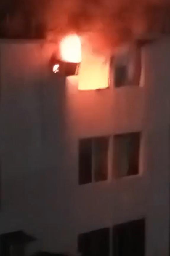 $!Vive Mazatlán otra jornada de incendios que dejan cuantiosos daños materiales
