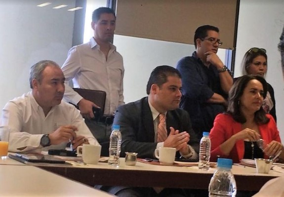 Presenta Quirino Ordaz proyecto de Ley de Vivienda para el Estado de Sinaloa