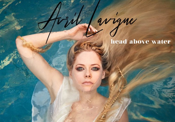 Avril Lavigne regresa a la escena con Head above water
