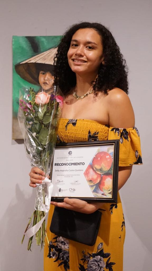 $!Con la exposición “Convergencia Natural”, la joven Delia Alejandra Castro Quintero, se graduó de la carrera de Técnica en Artes Plásticas.