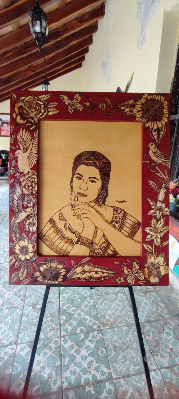 $!Juan de Dios crea artesanías que capturan la belleza de Rosario