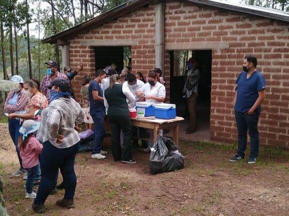 Brigadas de vacunación contra el Covid-19 llegan hasta la sierra de Sinaloa
