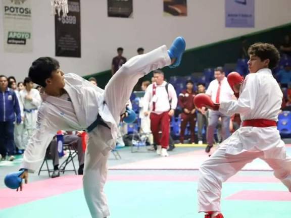 Karatecas mazatlecos suman medallas en Macro Regional, en San Luis Potosí
