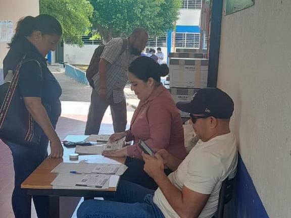 En el municipio de Rosario se llevó a cabo la consulta por la reingeniería de la Universidad Autónoma de Sinaloa con un proceso participativo y sin incidentes.