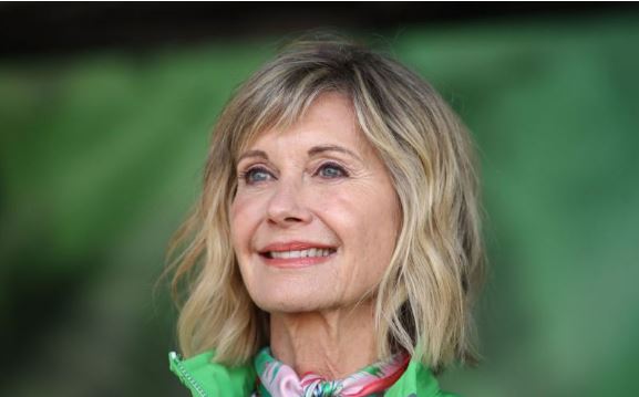 Olivia Newton-John ha pasado por distintos tratamientos para luchar contra la enfermedad. y ahora, 27 años después del primer diagnóstico, el cáncer regresó por tercera ocasión