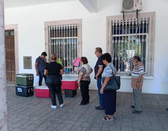 $!Desde Las Tinajas llega Rosa a ofrecer atole y tamales hechos con la receta familiar