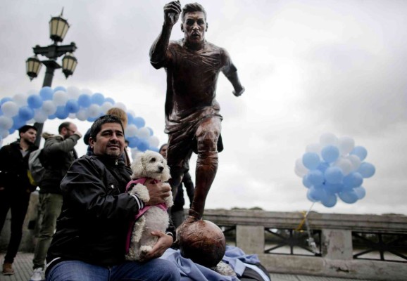 Pide Maradona dejen en paz a Messi