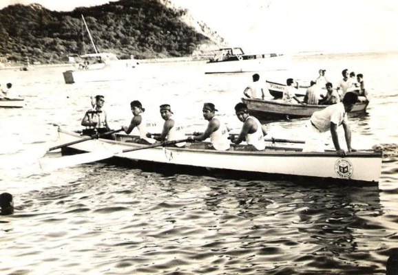 Equipo de remo del Muralla ganador durante los años 1963, 64 y 65 de la Regata de Campeonato.
