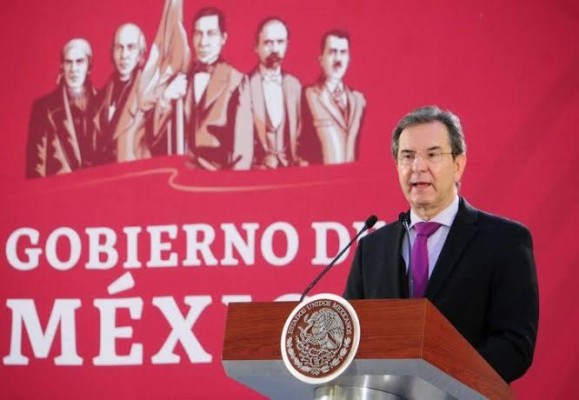 EU da beneplácito a Esteban Moctezuma como embajador de México