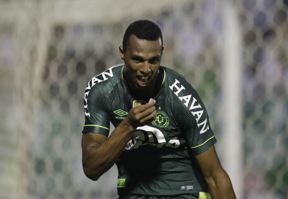 En encuentro emotivo, Chapecoense vence a Atlético Nacional
