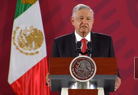 Transmisión íntegra de mañanera debe parar en campañas: Córdova; el INE nos quiere silenciar, dice AMLO