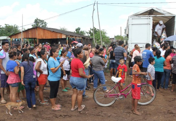 Que siempre sí: Habrá presupuesto para desplazados; Quirino promete viviendas