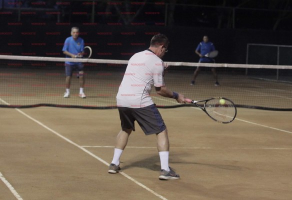 Combinan talento en el Torneo de Tenis del Pavo, de Club Muralla