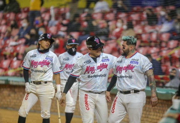 Venados de Mazatlán cruzó el pentágono en cuatro ocasiones en la séptima entrada, para enfilarse al triunfo.