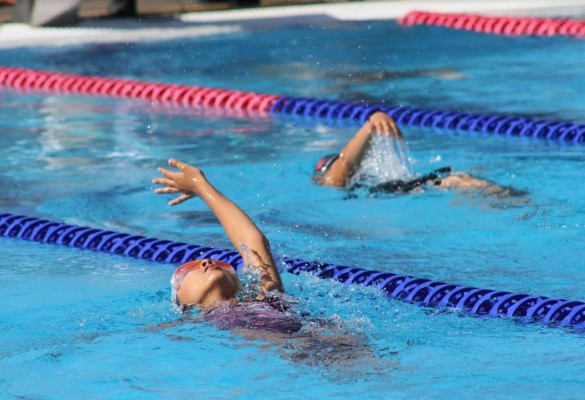 Invita la UAS a clínicas de verano de natación